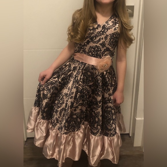 BMG dress size 7/8. - Picture 6 of 10